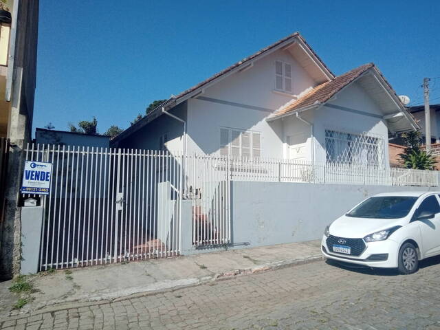 Casa com 227 m2